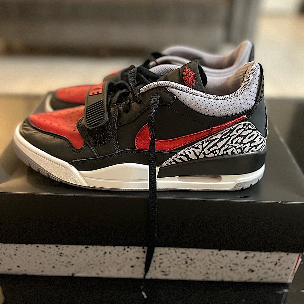 JORDAN Legacy 312 Low Sneakers Size: 9